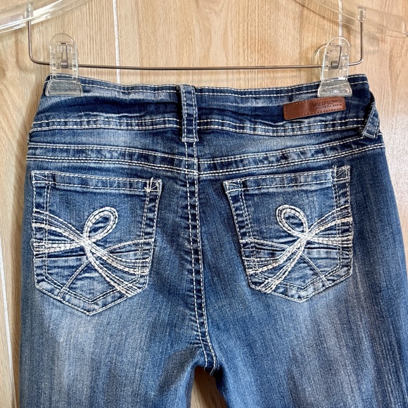 Juniors Small Size 7 Blue and White Embroidered Pocket Bootcut Jeans 2000s - Picture 5 of 8